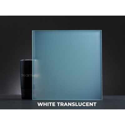 Glastreppe mit flachen polierten Kanten und gehärtetem Glas