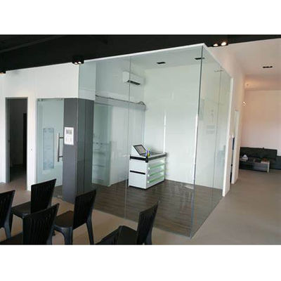 Gehärtetes Glas in Innenräumen mit langlebigem Gehärtetem Glas Laminat