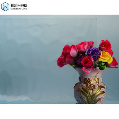 1830*1220-1500*2000-1830*2440-2134*2440 Durchsichtigkeit Fluted Muster Fensterglas