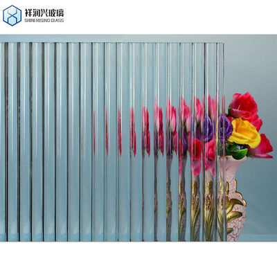 1830*1220-1500*2000-1830*2440-2134*2440 Durchsichtigkeit Fluted Muster Fensterglas