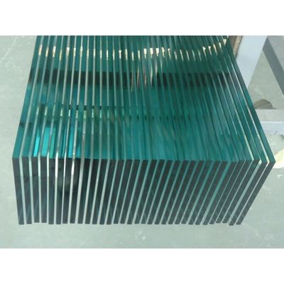 6 mm 8 mm Dicke Farbgehärtetes Glas Klares gebogenes Gebäude Gehärtetes Glas für Geländer