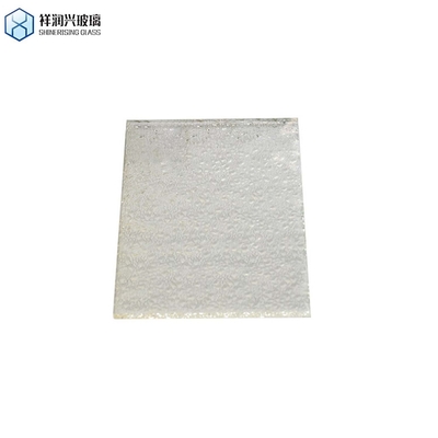 Maßgeschneiderte Karatachi Qingdao Mistlite Flora Fluted Muster Glas Flach poliert Rand Arbeit