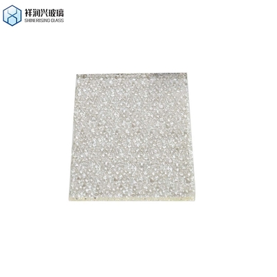 Maßgeschneiderte Karatachi Qingdao Mistlite Flora Fluted Muster Glas Flach poliert Rand Arbeit
