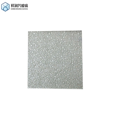 Maßgeschneiderte Karatachi Qingdao Mistlite Flora Fluted Muster Glas Flach poliert Rand Arbeit