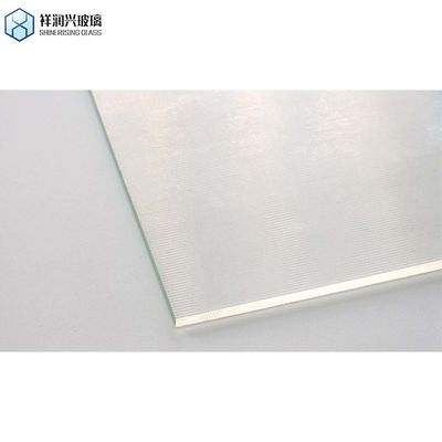 Glas mit schillerndem Muster