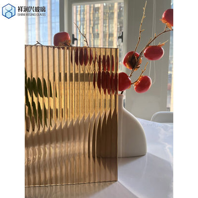 Extra-Ultra-Clear Niedrig-Eisen-Tintiert reflektierendes Blatt Float Glas Bronze Dunkelblau Grün Grau Euro Grau 2mm 3mm 4mm 5mm 6mm 8mm 10mm 12mm 15mm 19mm