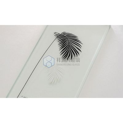 Tiefgehärtetes Tischglas für den Kunden