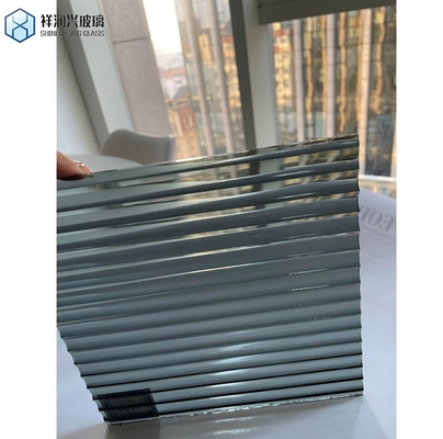 Klarfarbiges Dekorationsglas mit Aufstrichen, angepasstes Design, gestaltetes Glas