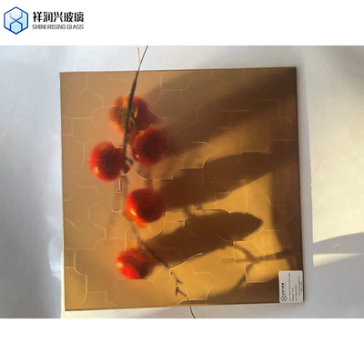 Wassergeformtes 4mm Ultra-Clear gehärtetes Glas mit flachen polierten Kantenarbeiten