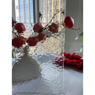 Erfahrenes Glas für Möbeln
