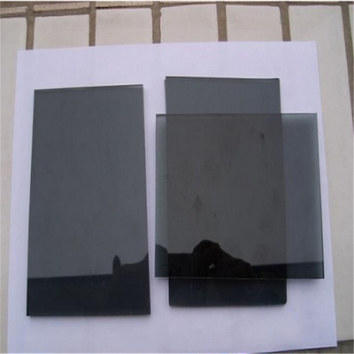 Maßgeschneidertes Glas mit niedrigem Eisengehärteter Beschichtung Flach und farbenfrohe reflektierende für Dekoration