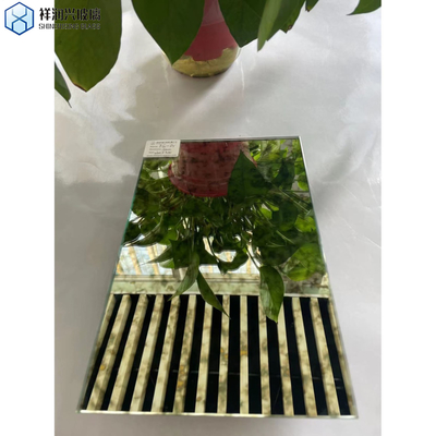 Badezimmerglasspiegel mit antikem Silberdefogger Touchsensor und Rahmenmaterial