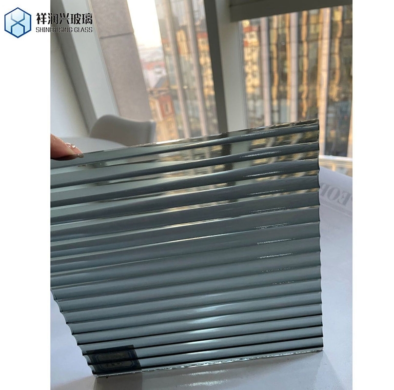 Klarfarbiges Dekorationsglas mit Aufstrichen, angepasstes Design, gestaltetes Glas