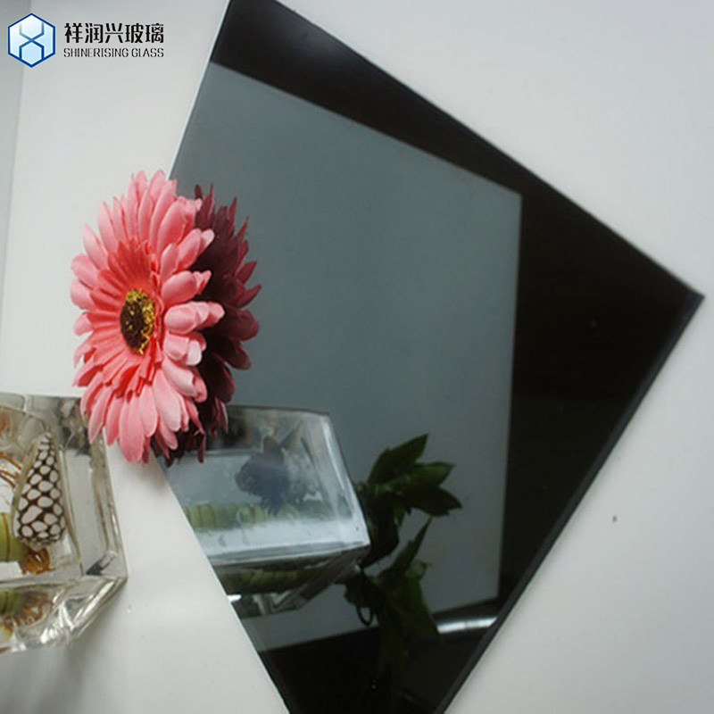 Fensterglas 10 mm dunkelgrün hellblau gefärbt gehärtetes laminiertes Glas für Balkon