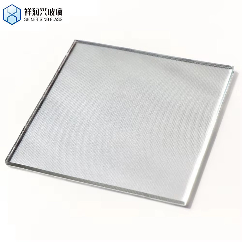 Lamierte Kante 2mm 2272*1128 Gehärtetes Musterglas mit doppelter Ar-Beschichtung Solarglas für Module